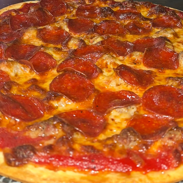 Buckingham Fountain  Thin Crust.
