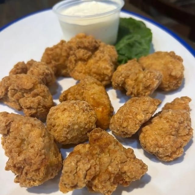 Boneless Wings 6 Pieces.