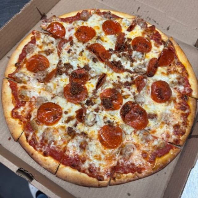 Lake Shore Drive Pizza (16").