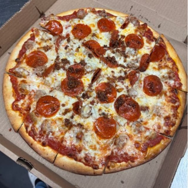 Lake Shore Drive Pizza (14").